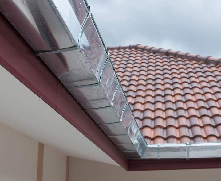 Pose de gouttières en Indre-et-Loire